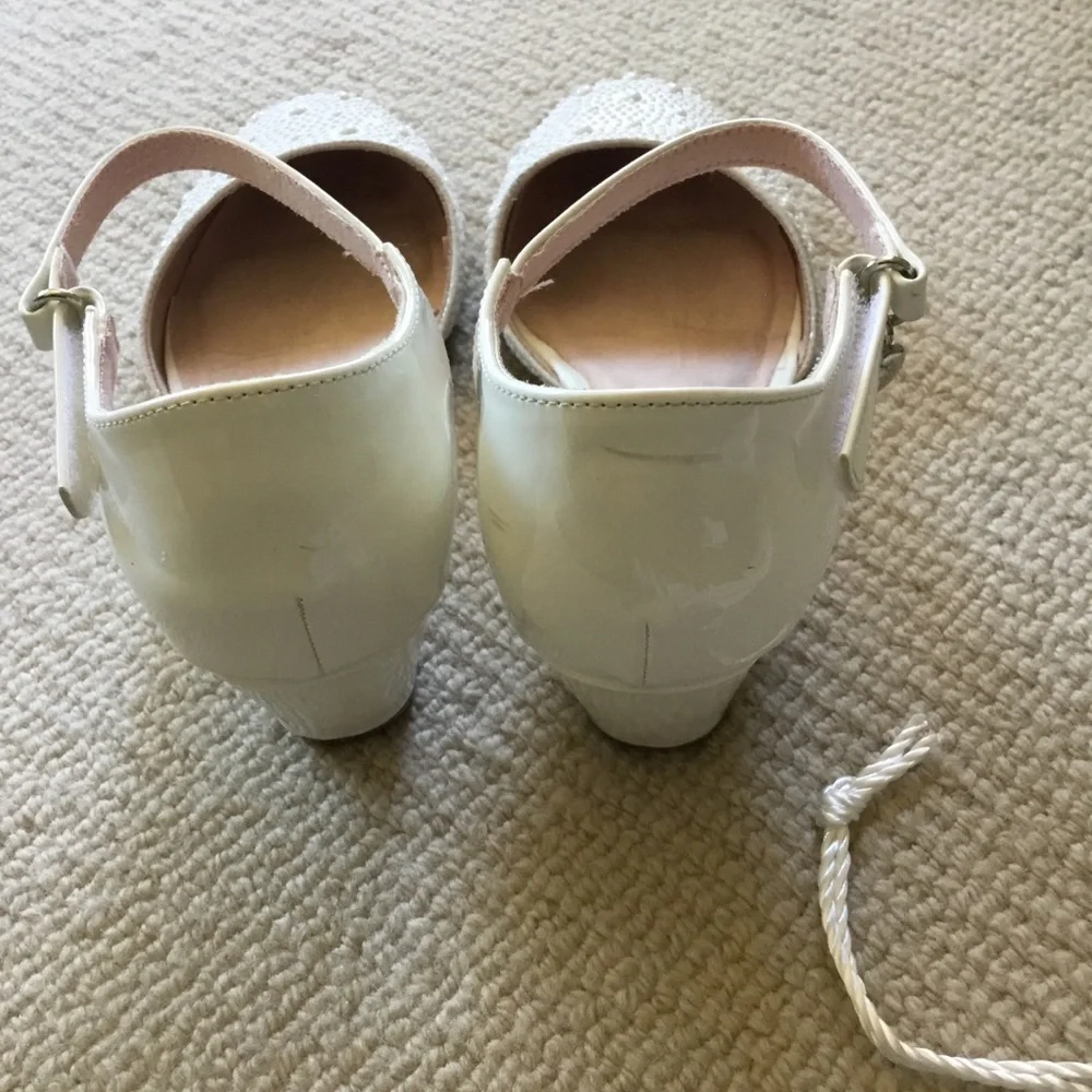 Girls White Pearl-Embellished Ankle-Strap Flats